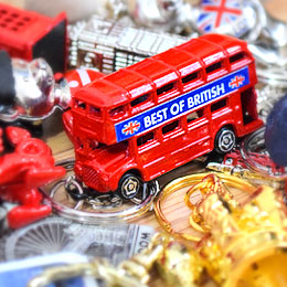 Buy souvenir keyrings from London here