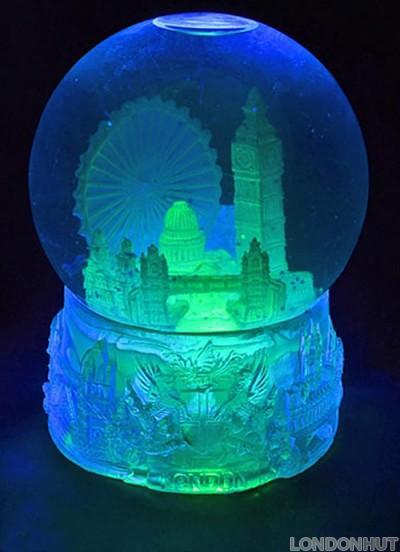 Large 100mm Colourful Light up London Snow Globe