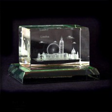 3 x 4.5cm London Crystal with Glass Base