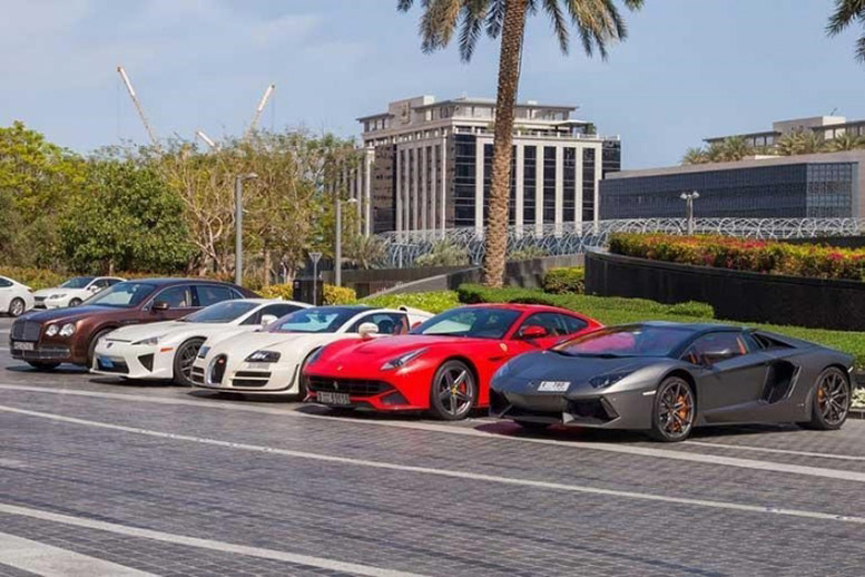 Hiring a car in Dubai