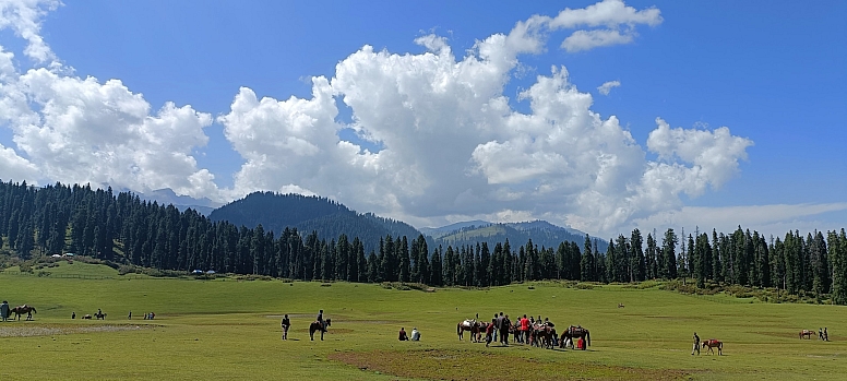 doodhpathri base camp