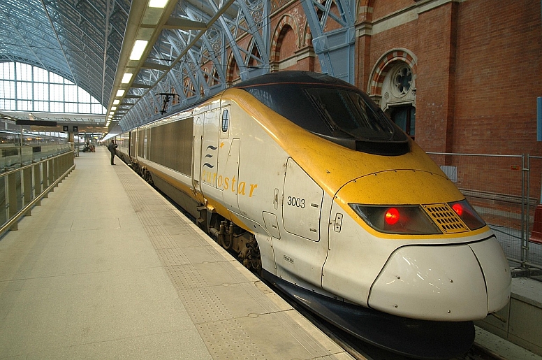 eurostar train at kings cross station